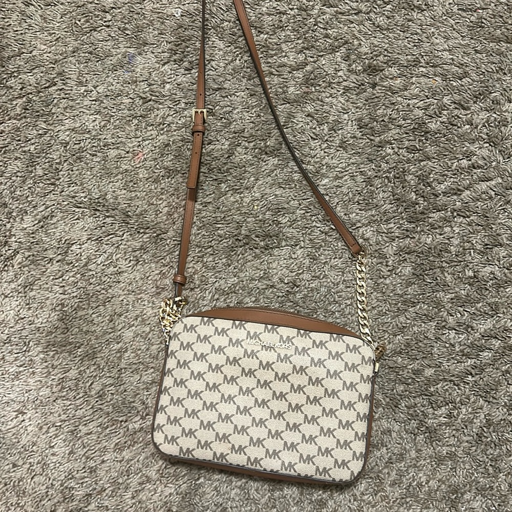 Micheal Kors bag w/ chain and strap